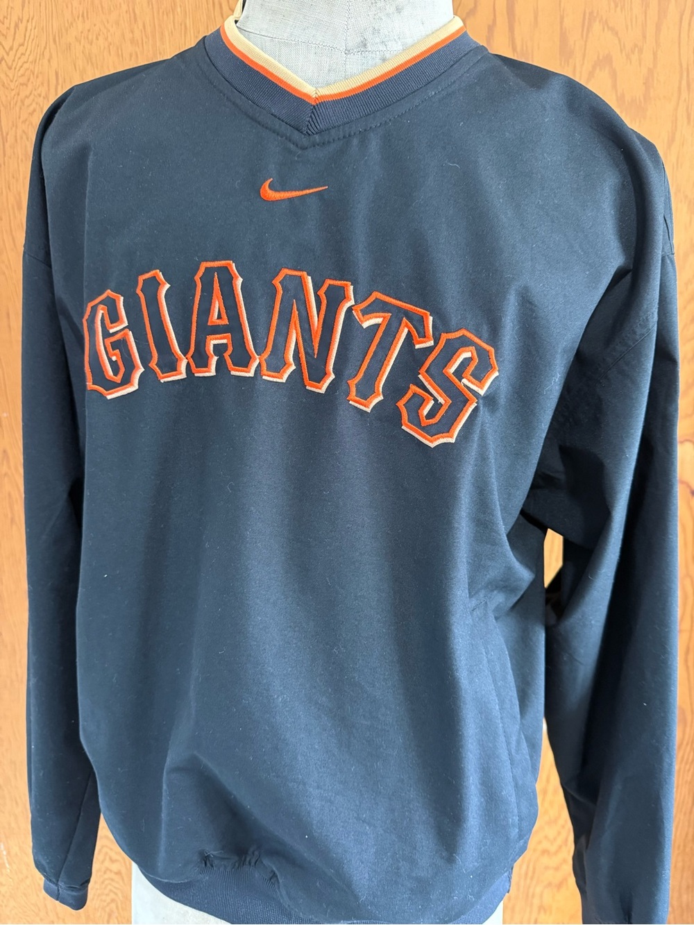 Men’s Large Nike San Francisco Giants Black V-Neck Pullover with Orange Trim EUC